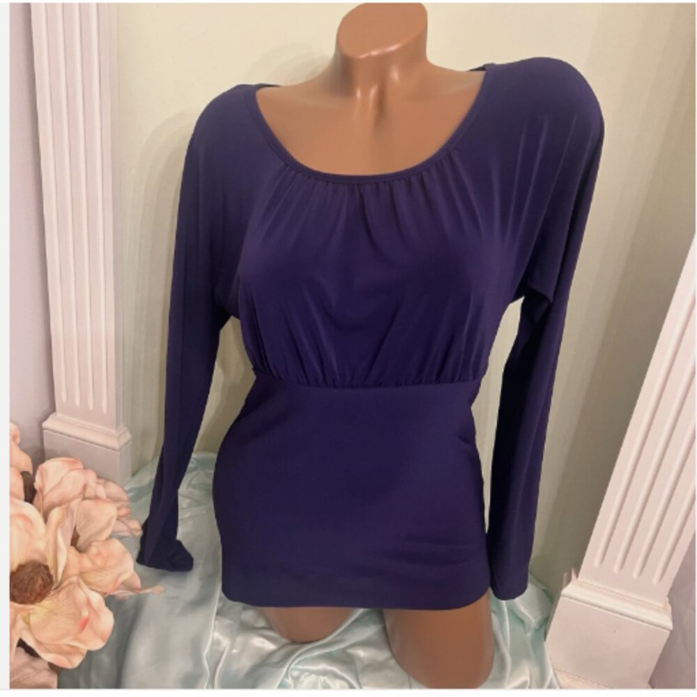 Kenneth Cole. Sz XS. Purple Stretch. Round neck. Long Sleeve. Pullover. B16